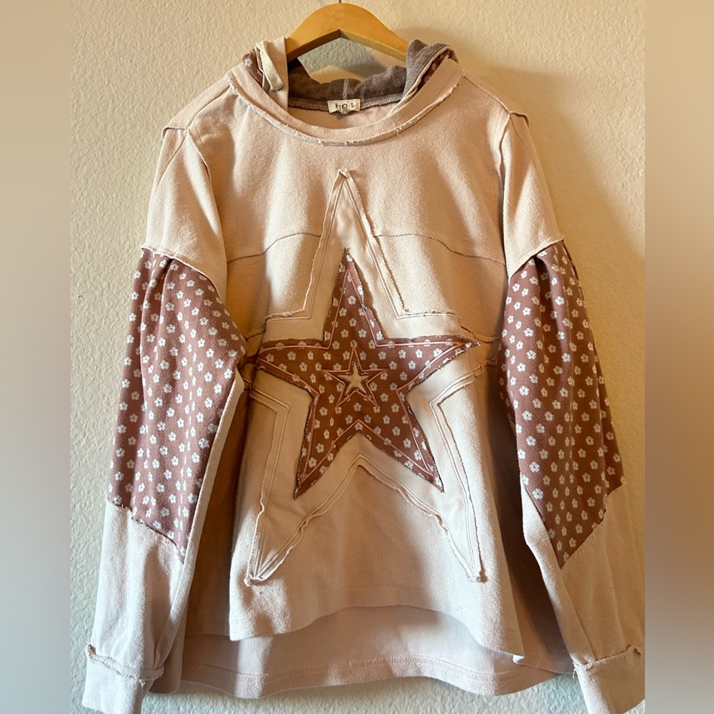 POL Gray and Cream Knit Top